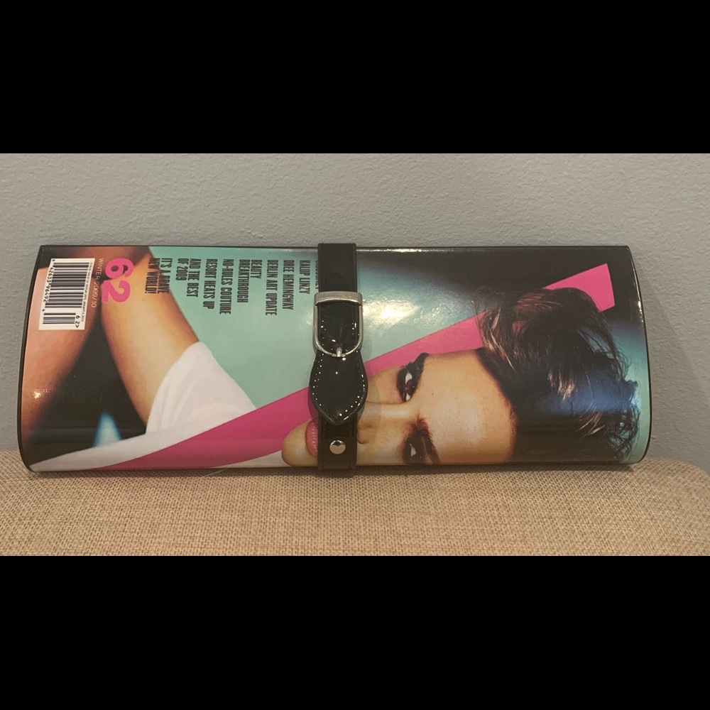 V Magazine trendy clutch